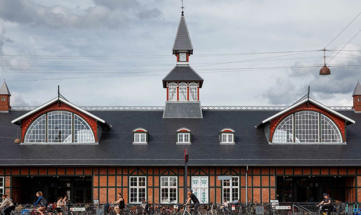 Østerport Station facade med tårn