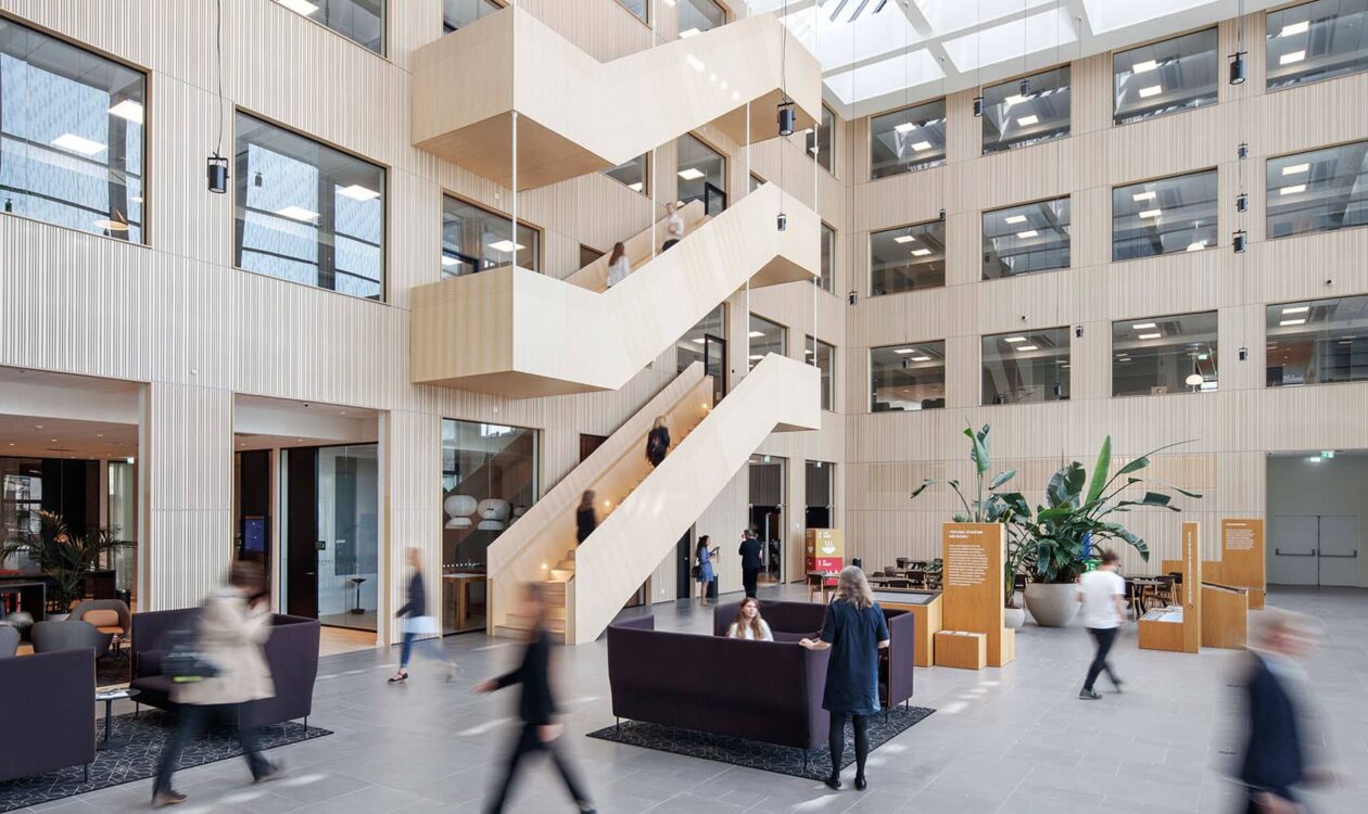 Sweco HQ atrium med trappe